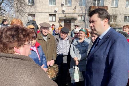 Олег Лебедев провёл массовую встречу с жителями Белого Городка в Кимрском районе Тверской области