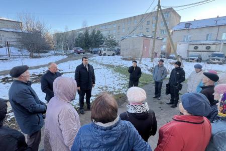 Олег Лебедев проводит встречи с жителями Вологодской области