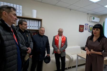 Александр Ющенко: Помощь детям – приоритет в работе в Мелитополе, детскому саду «Чебурашка» передали автокресла как подарок от КПРФ
