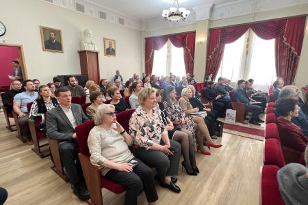 Владимир Кашин выступил с поздравительным словом на расширенном заседании Учёного совета Почвенного института им. В.В. Докучаева