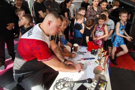 «Zа Победу!»: В Нижнем Новгороде при поддержке КПРФ прошел юношеский турнир по тайскому боксу