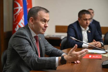 КПРФ организовала поездку в Москву для детей героев