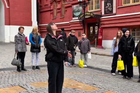КПРФ организовала поездку в Москву для детей героев