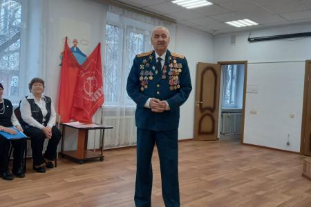 Подмосковные коммунисты: Гагарин – первый  в космосе, мы – в труде!