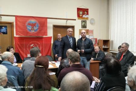 Подмосковные коммунисты: Гагарин – первый  в космосе, мы – в труде!