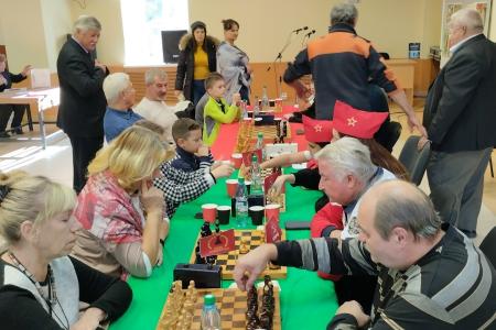 Подмосковные коммунисты: Гагарин – первый  в космосе, мы – в труде!