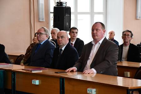 Небо как судьба. В Иванове презентовали уникальный альбом об авиации