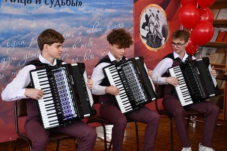 Небо как судьба. В Иванове презентовали уникальный альбом об авиации