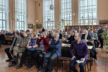 Небо как судьба. В Иванове презентовали уникальный альбом об авиации