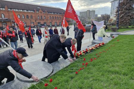 Пенза. Коммунисты отметили 156-ю годовщину со Дня рождения Владимира Ильича Ленина