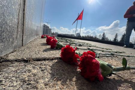 Память не спрятать за строительные заборы: красноярские коммунисты отметили день рождения Ленина