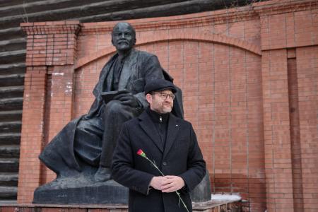 Память не спрятать за строительные заборы: красноярские коммунисты отметили день рождения Ленина