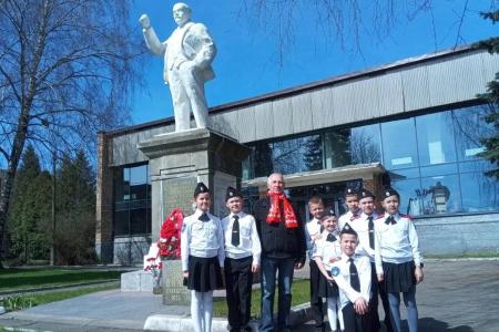 Подмосковные коммунисты: Имя Ленина в наших делах