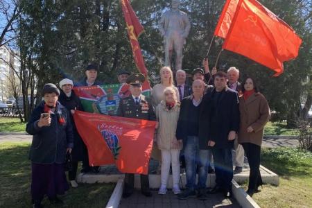 Подмосковные коммунисты: Имя Ленина в наших делах