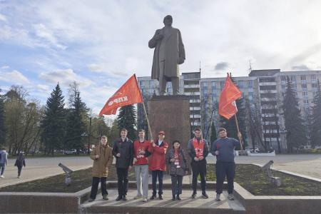 Подмосковные коммунисты: Имя Ленина в наших делах