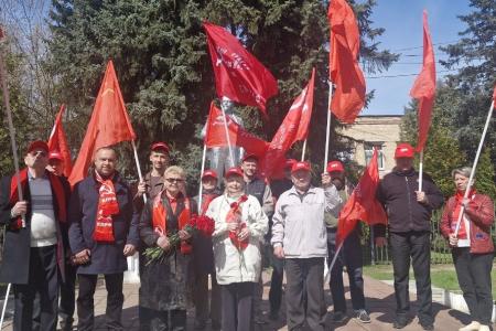 Подмосковные коммунисты: Имя Ленина в наших делах
