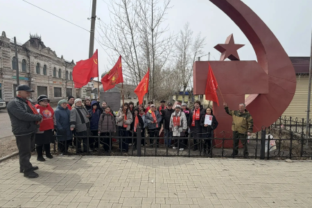 Приём в пионеры, уроки, митинги и возложения цветов — коммунисты Забайкалья отметили день рождения Владимира Ленина