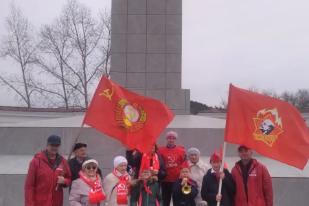Приём в пионеры, уроки, митинги и возложения цветов — коммунисты Забайкалья отметили день рождения Владимира Ленина