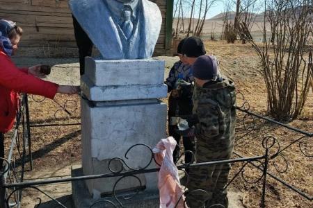 В Забайкалье коммунисты проводят акцию «Памятникам истории и культуры – заботу и внимание!»