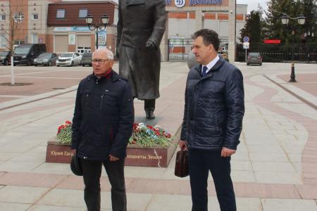 Коммунисты в Брянске отметили 65-летие первого полёта человека в космос