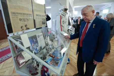 «Человек страны советов в Космосе». Г.А. Зюганов выступил на открывшейся в Госдуме выставке