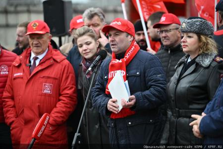 КПРФ - фронту. 20 апреля отправлен 152-й гуманитарный конвой КПРФ