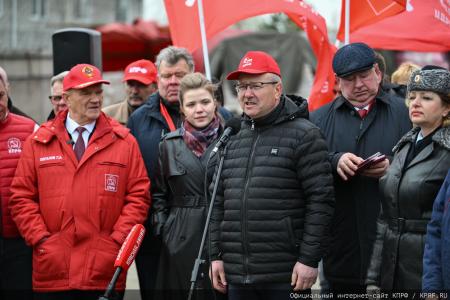 КПРФ - фронту. 20 апреля отправлен 152-й гуманитарный конвой КПРФ