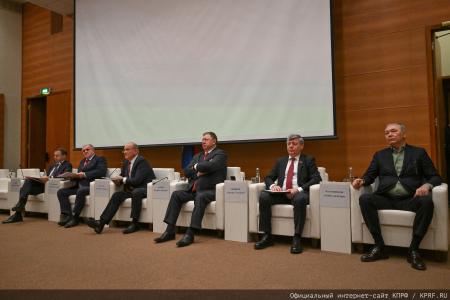 На заседании фракции КПРФ в Госдуме состоялось чествование победителей конкурса детских рисунков и сочинений, приуроченного ко дню космонавтики