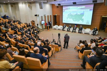 На заседании фракции КПРФ в Госдуме состоялось чествование победителей конкурса детских рисунков и сочинений, приуроченного ко дню космонавтики