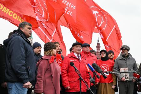 «Продолжая славный космический полет». Коммунисты во главе с Г.А. Зюгановым почтили у Кремлевской стены память советских покорителей Космоса