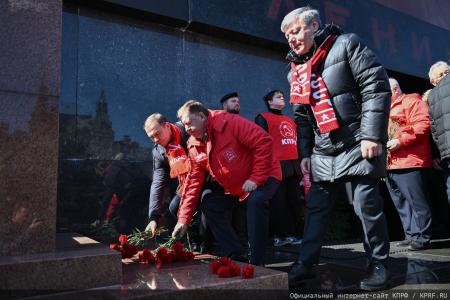 Г.А. Зюганов: Ленин открыл новый мир, где правил труд, а не капитал