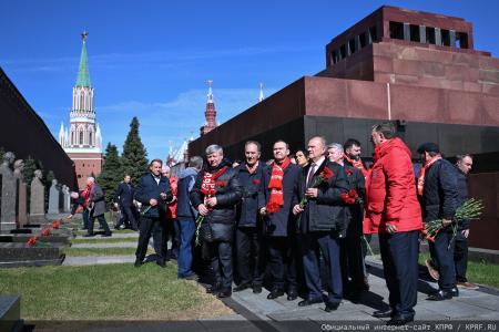 Г.А. Зюганов: Ленин открыл новый мир, где правил труд, а не капитал