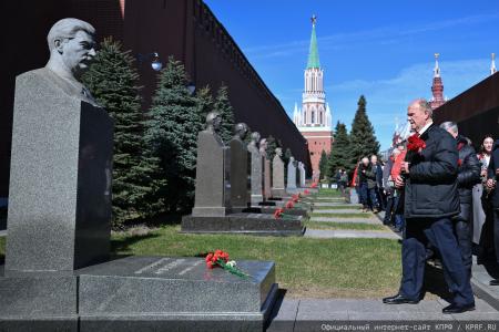 Г.А. Зюганов: Ленин открыл новый мир, где правил труд, а не капитал