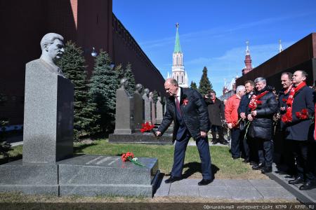 Г.А. Зюганов: Ленин открыл новый мир, где правил труд, а не капитал