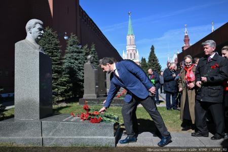 Г.А. Зюганов: Ленин открыл новый мир, где правил труд, а не капитал