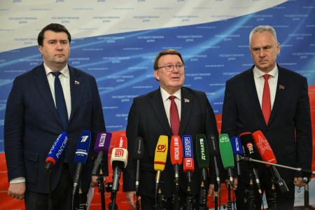 Н.Н. Иванов, О.А. Лебедев и Е.И. Бессонов выступили перед журналистами в Госдуме