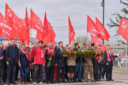 Красноярские коммунисты и жители города отметили 9 Мая