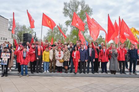 Красноярские коммунисты и жители города отметили 9 Мая