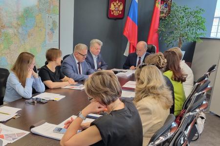 Руководитель фракции КПРФ Александр Наумов принял участие в очередном заседании Комитета регионального парламента