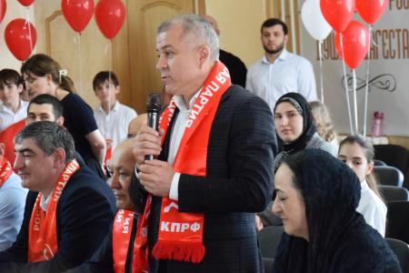 Торжественный прием в пионеры в Дагестане