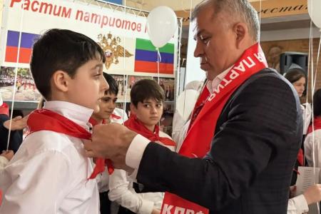 Торжественный прием в пионеры в Дагестане