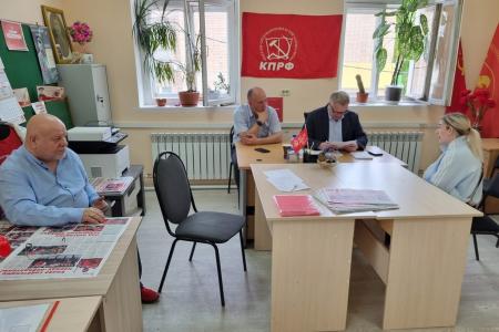 Руководитель фракции КПРФ Александр Наумов провел прием граждан в подмосковных Озерах