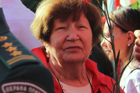 Челябинские коммунисты возложили цветы к Вечному огню в День Победы