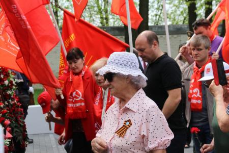 Рязанские коммунисты отметили 81-летие Победы под Красными Знаменами