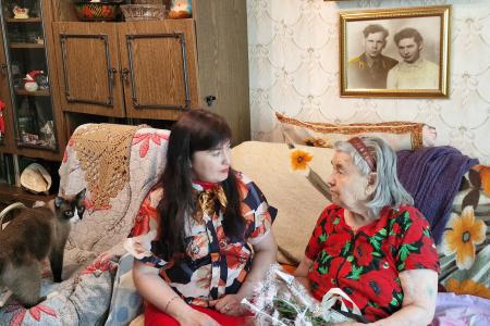Рязанские депутаты-коммунисты навестили и поздравили ветеранов