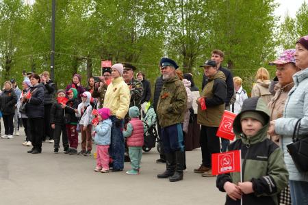 Свердловские коммунисты ярко отметили День Победы в Первоуральске: опорный край державы не забывает своих героев!