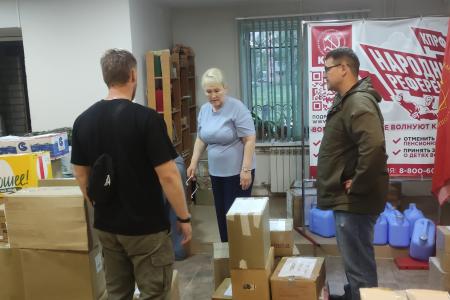 Новгородские коммунисты отправляют очередной конвой в зону СВО