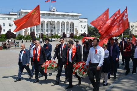 Коммунисты Дагестана отметили 81-ю годовщину Великой Победы