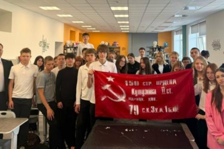 Свердловские коммунисты: Цвет Победы – красный!