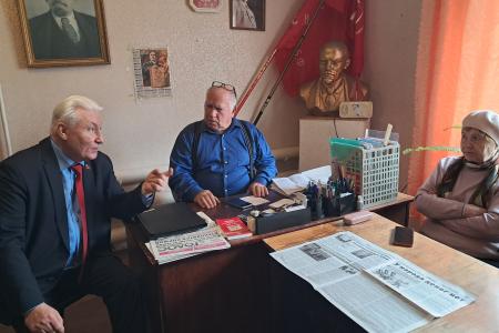 У коммунистов боевой настрой. Секретари Тамбовского обкома КПРФ провели серию встреч с партактивом